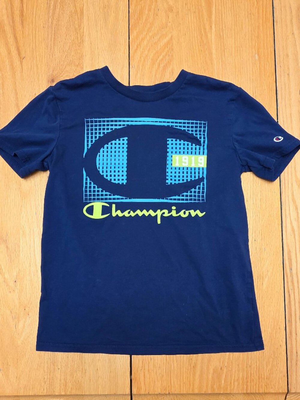 Champion Youth Blue Graphic T-Shirt Size Medium (8-10)